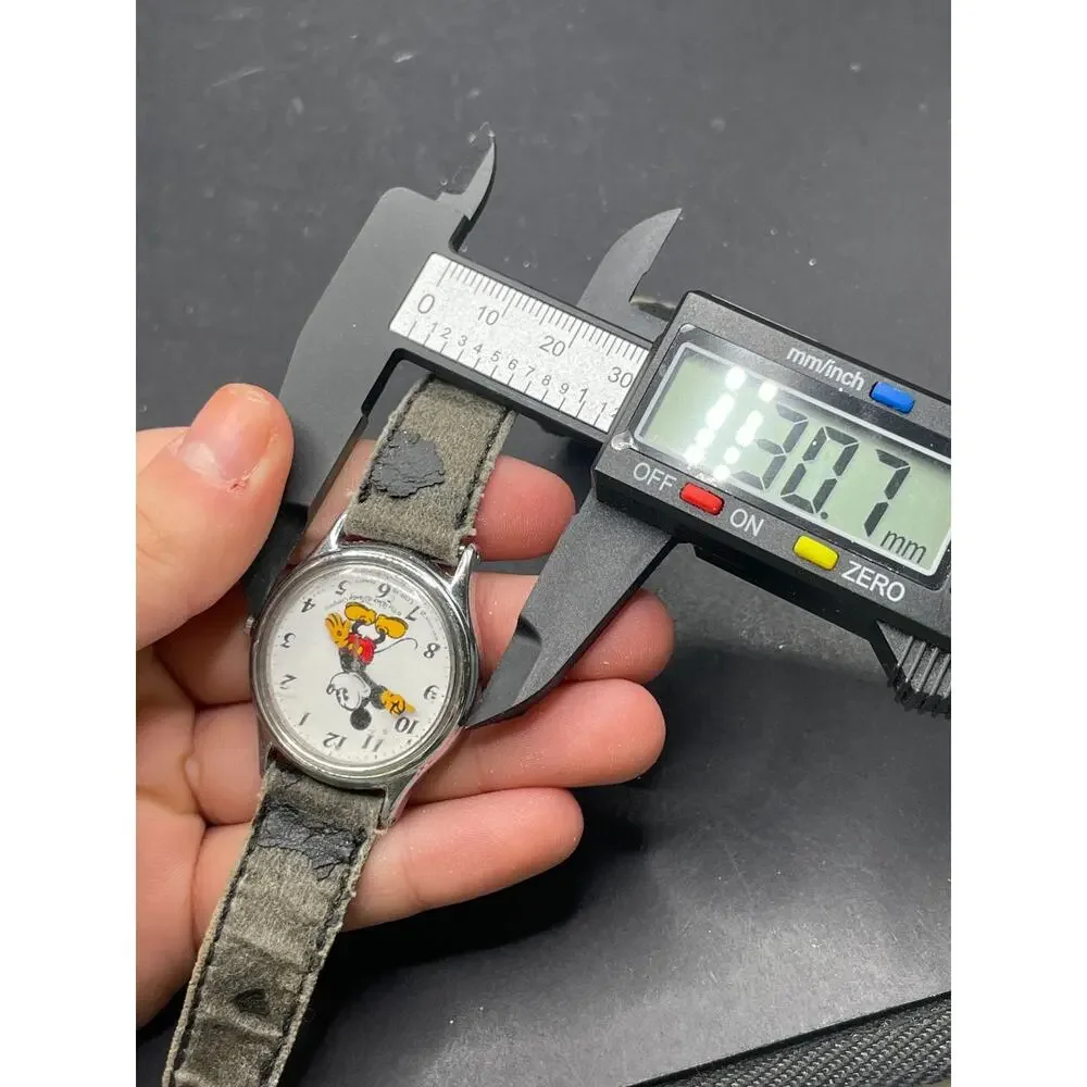 Vintage Disney Lorus Mickey Mouse Watch 30mm Women Black Leather Band V515-6000